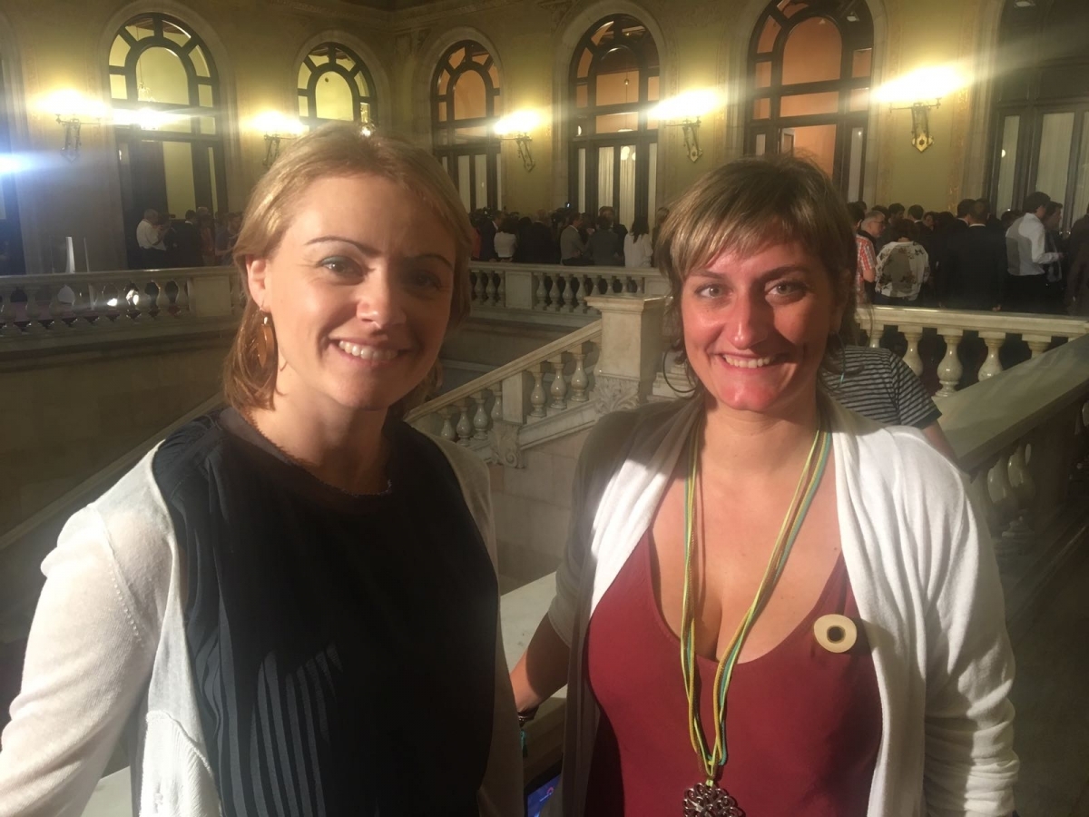Maria Senserrich i Alba Vergés, dimecres al Parlament (Foto: Toni Cortès)