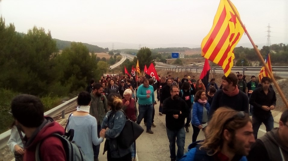 Un dels moments de la marxa del dimarts al matí, a l'altura d'Òdena