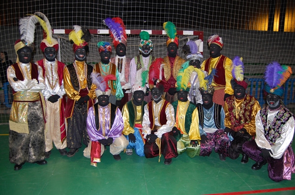 Foto de família d'alguns patges, abans de rebre en Faruk