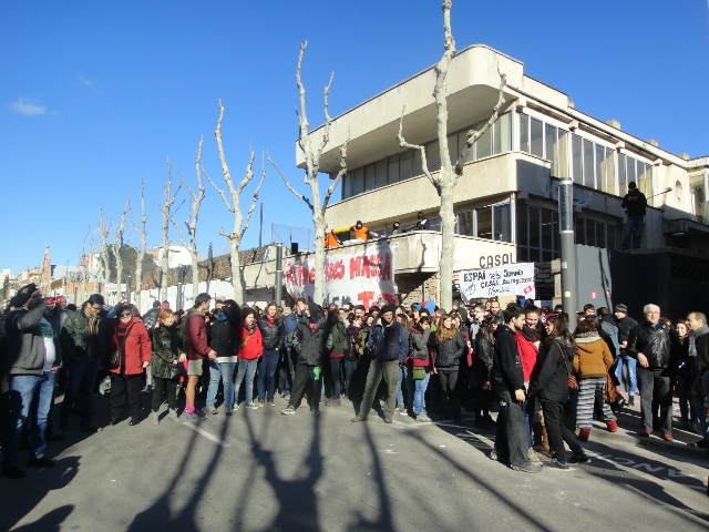 Protesta el dia fixat pel desallotjament cautelar