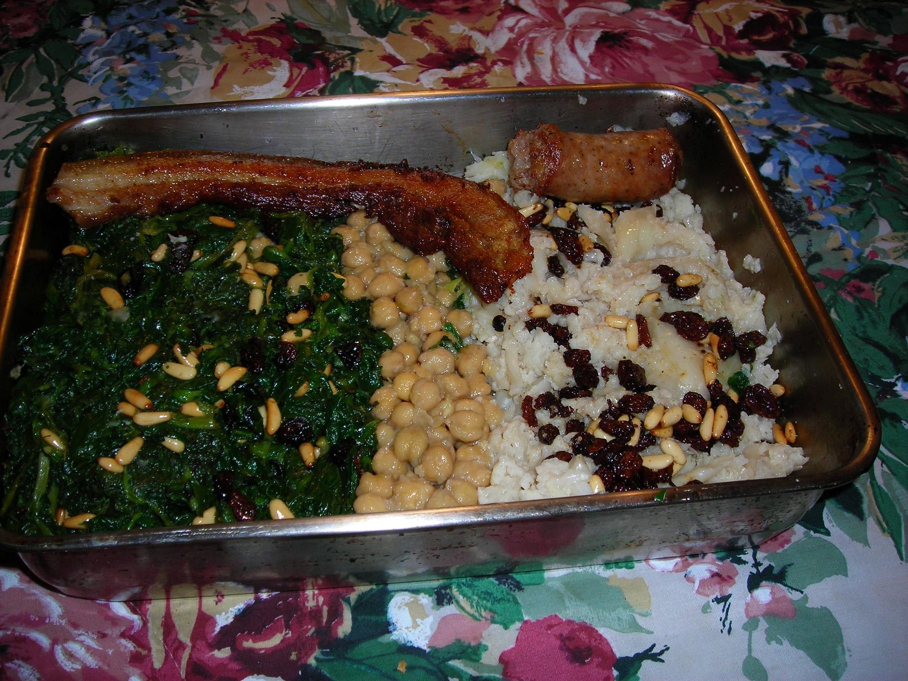 Espinacs, col-i-flor i mongetes amb cansalada