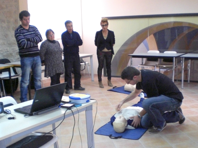 Curs per aprendre el funcionament del DEA a Calaf