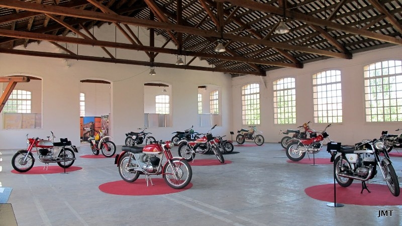 Algunes de les motos exposades al Museu Comarcal