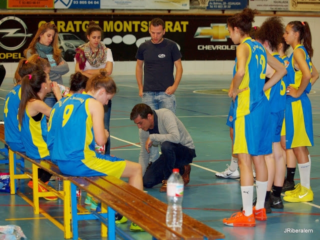 Un moment del partit del Depimés CB Igualada contra el CB Balaguer