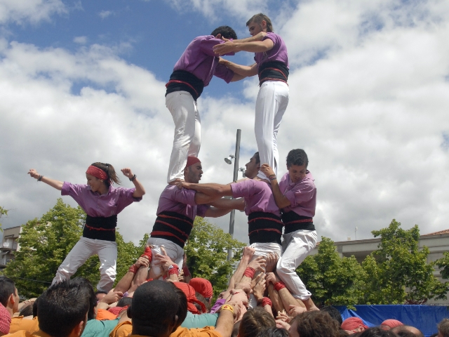 Descarregant la torre de 7. Foto: Emi Casanovas