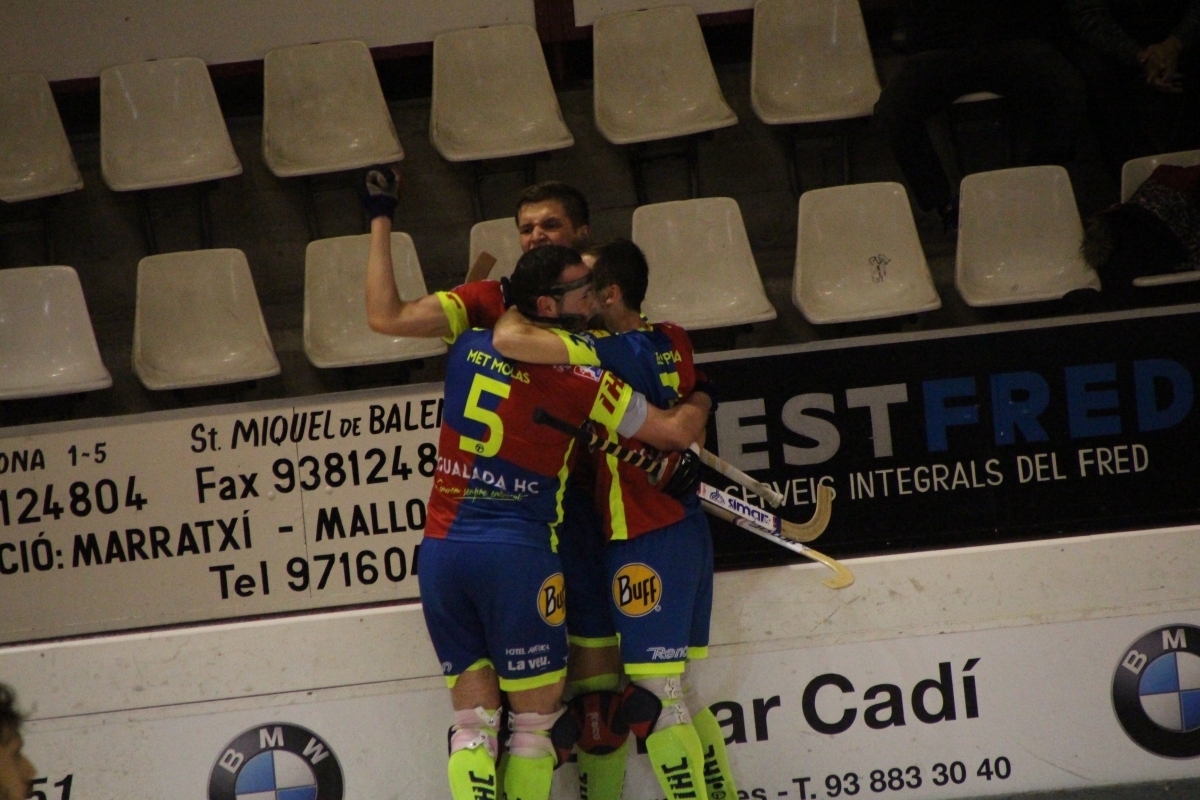 Celebració del gol de Bars, el quart gol igualadí.