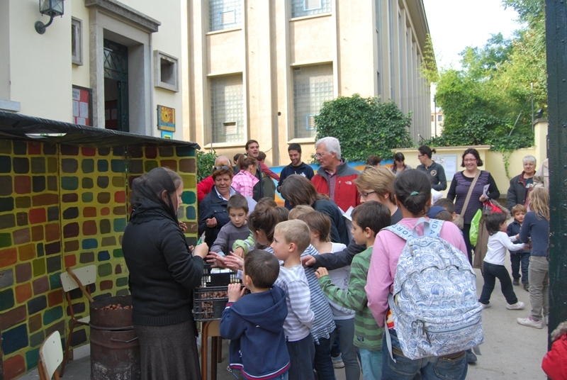 Castanyada a l'escola Mowgli