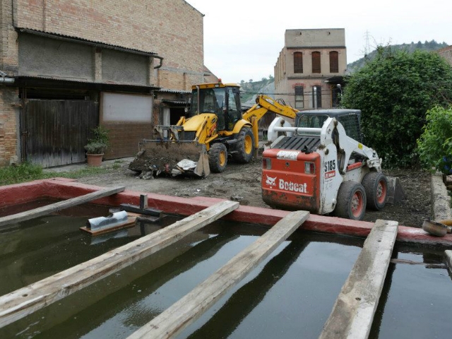 Maquines desbrossant l'espai