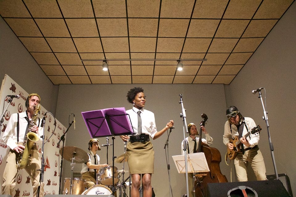 The Swing Air Force, música per a una vetllada esportiva