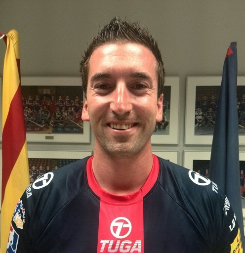 Dani López amb la nova equipació de l'IHC