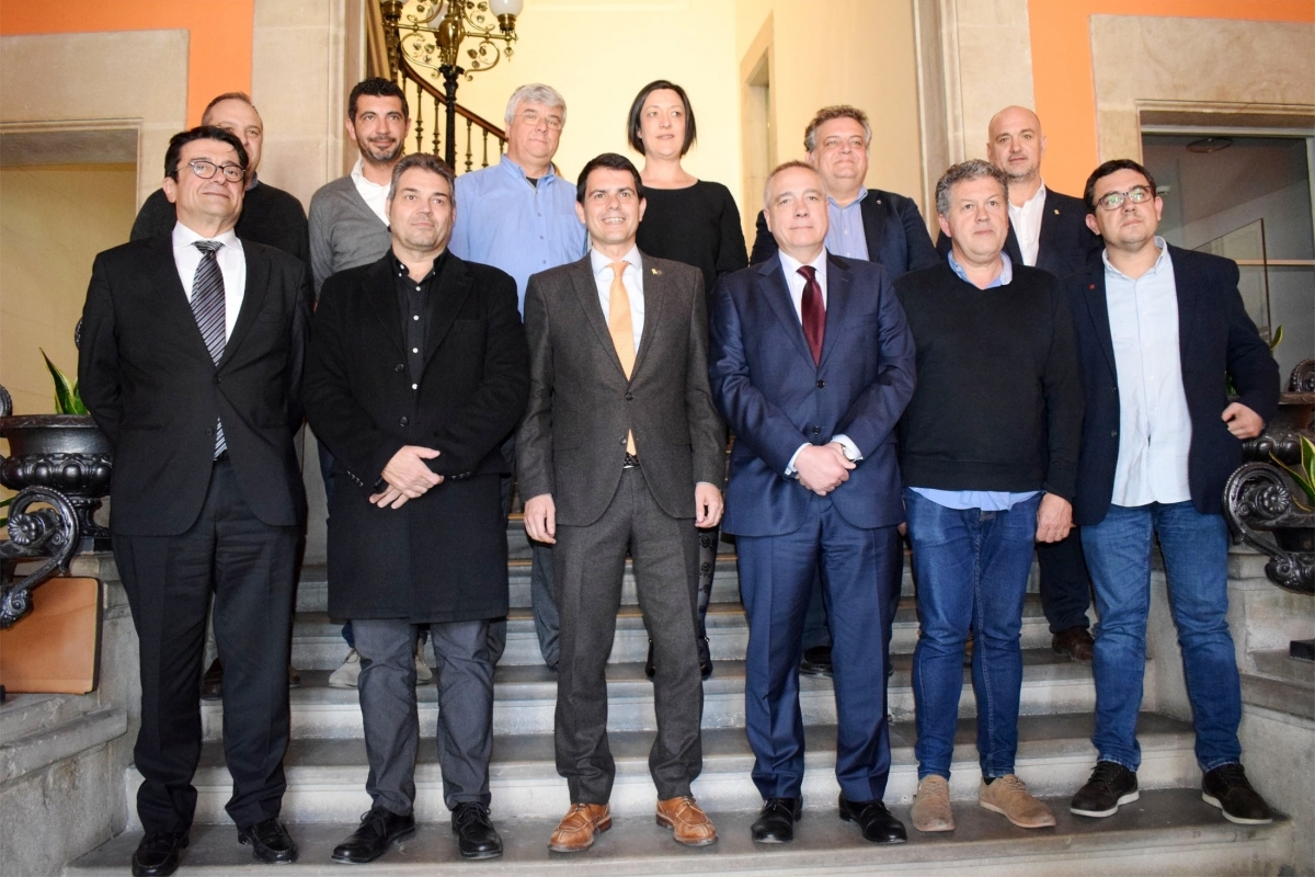 Unitat: els alcaldes de la Mancomunitat, amb Pere Navarro i Antoni Ferré