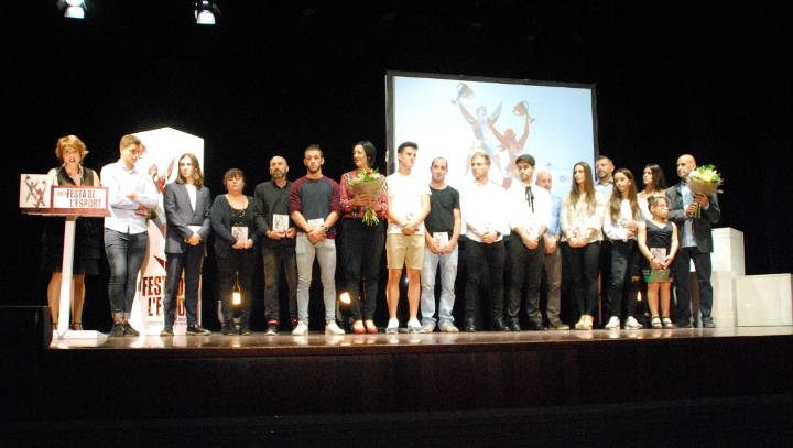 Els finalistes de l'edició anterior, sobre l'escenari