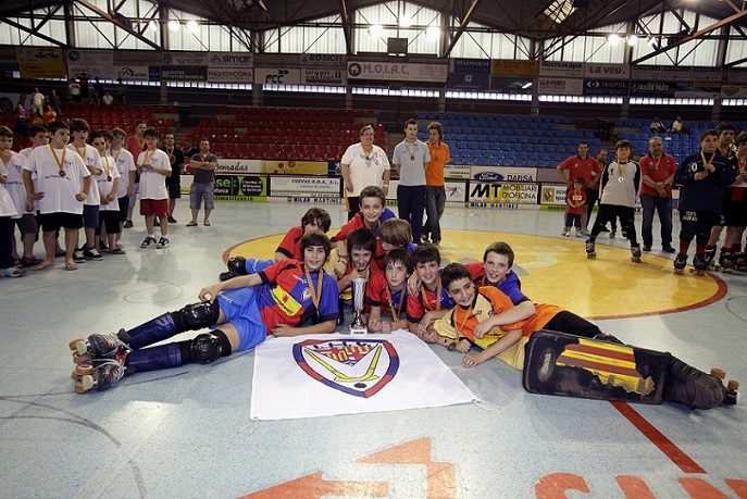 Els benjamins amb la Copa