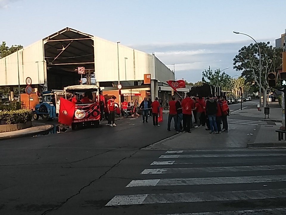 El club ha fet una rua pels carrers del barri per celebrar el campionat