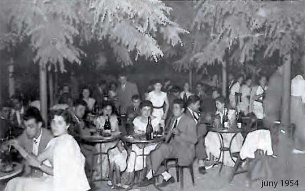 La terrassa del bar Aloy, l'any 1954