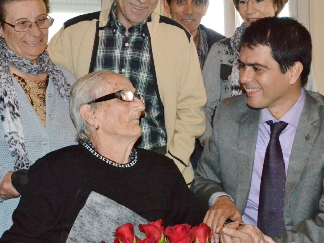 Teresa Solano, al costat de l'alcalde d'Igualada, Marc Castells. Foto: Ajuntament d'Igualada