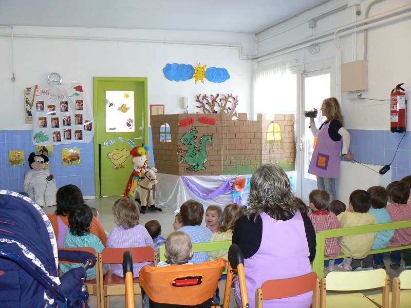 Sant Jordi a la llar d'infants de Calaf