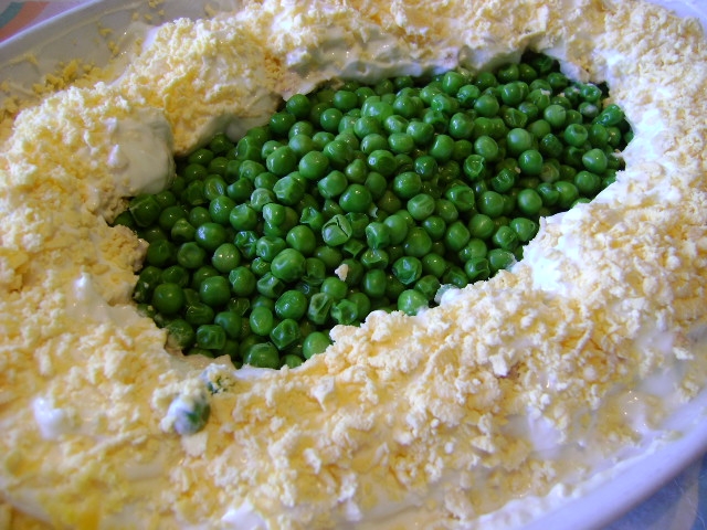 Ous farcits de tonyina amb ginesta