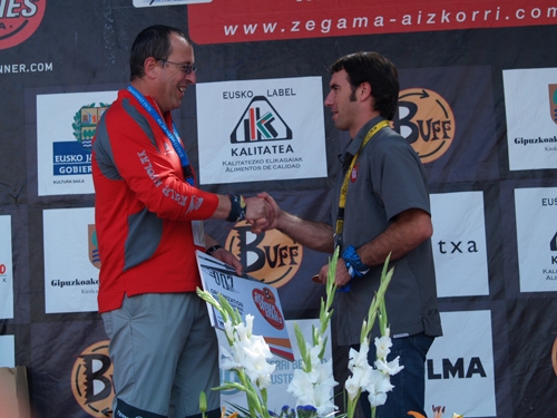 Reconeixement a la prova Zegama Aizkorri (País Basc), amb motiu de la victòria de la selecció catalana