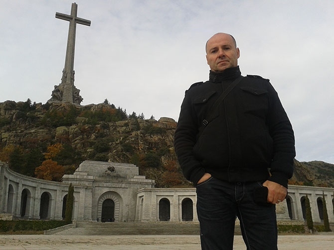 Pinyol, en una de les imatges del documental