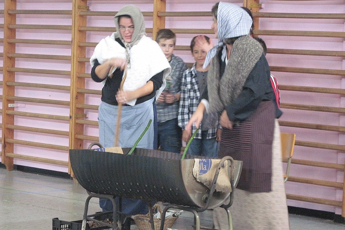 Al Gabriel Castellà van celebrar la Castanyada