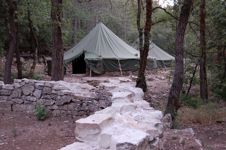 La base obre tots els diumenges i festius