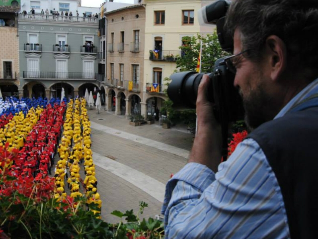 20 fotògrafs s'han encarregat de realitzar les fotografies per a l'stop-motion. Font: Estelada Humana Igualada