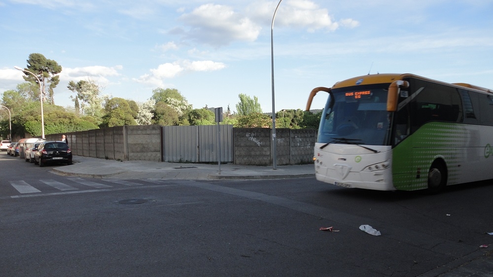 Un autobús directe fent el trajecte habitual per sortir d'Igualada