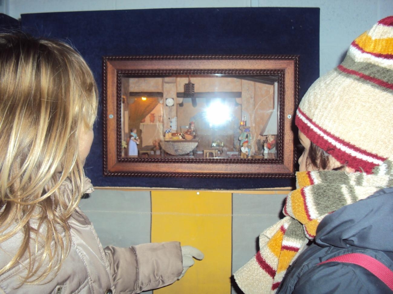 La classe de P5 dels Maristes visita els pessebres de Jaume Tasias