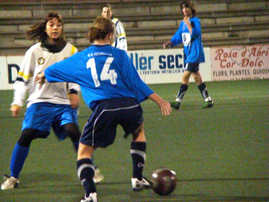 La Maria regatejant una rival