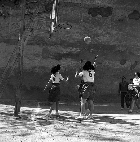 Partit de bàsquet femení dels anys seixanta. ACAN - Fons Ignasi Castelltort i Miralda