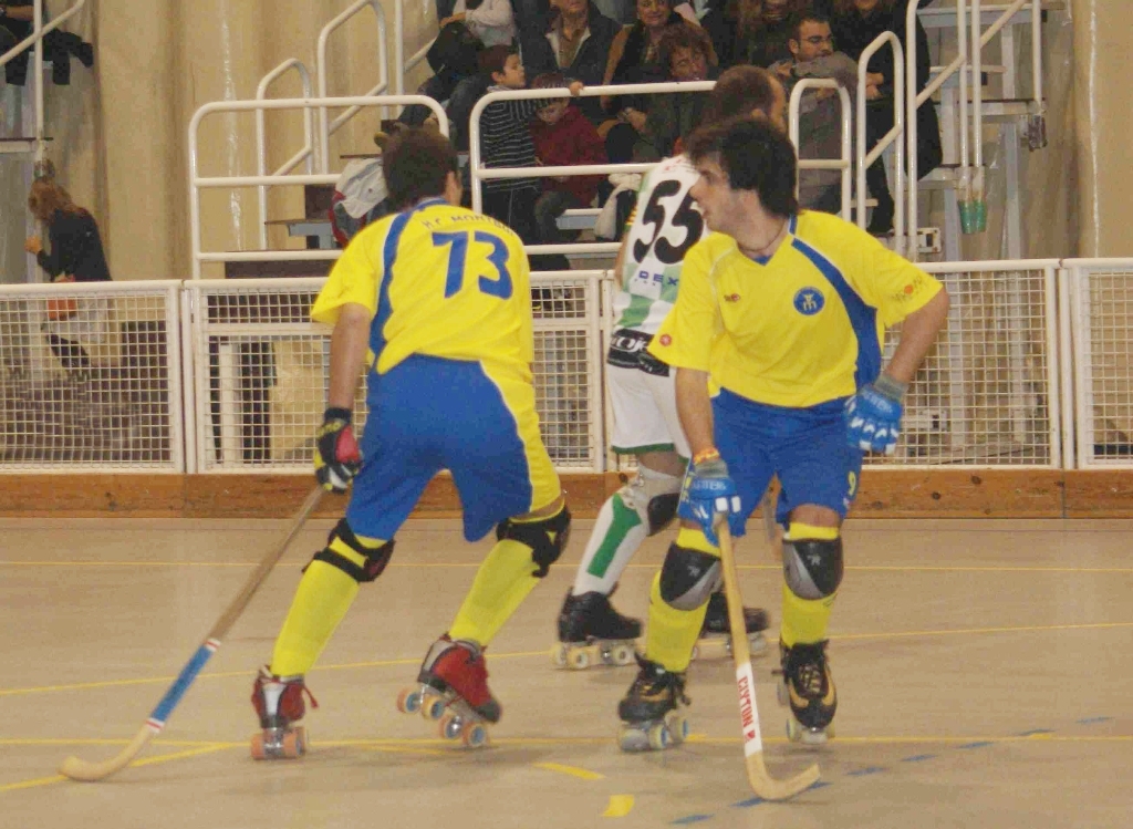 El primer equip de l'HC MOntbui contra el Cornellà