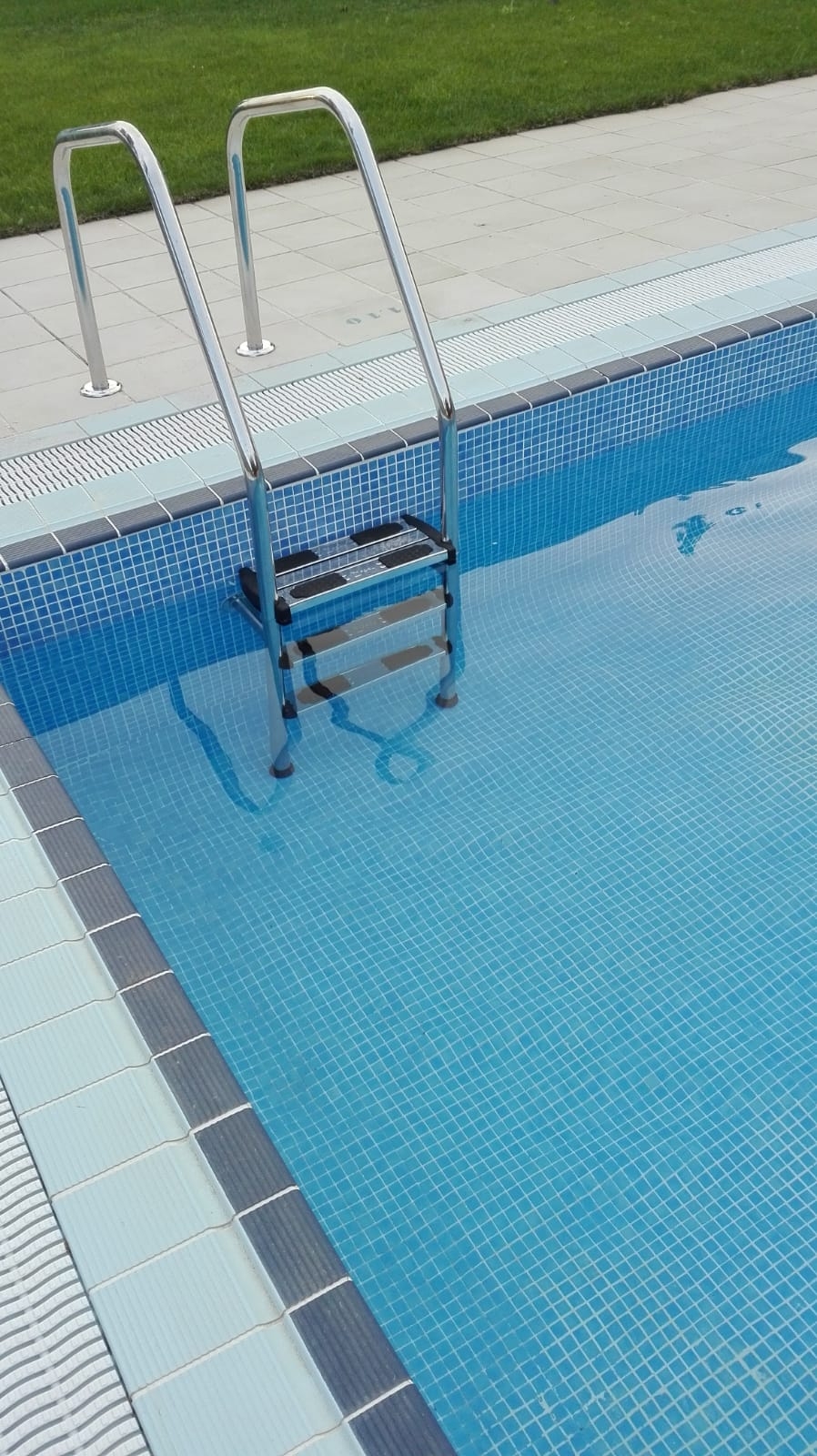 Els usuaris trobaran una piscina amb molts elements renovats