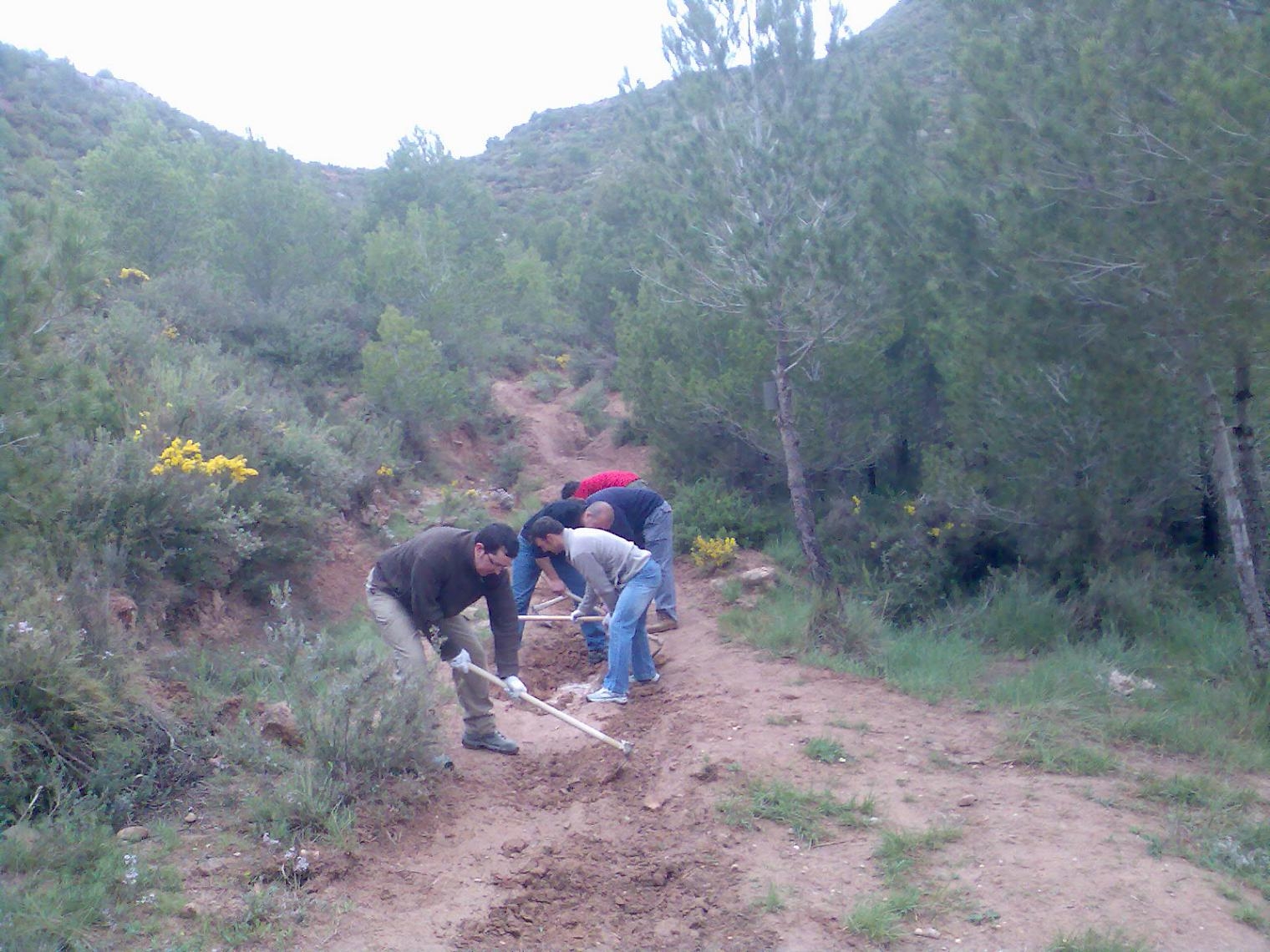 Moto Club Igualada ha començat a reparar camins