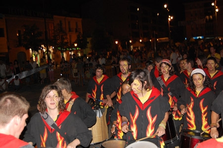 Gralles i tabals dels Mal-Llamp acompanyant el bestiari