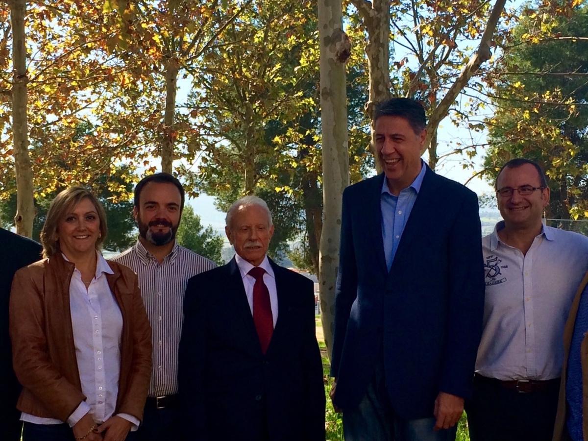 Albiol, a la foto de família al Parc de Vallbona.