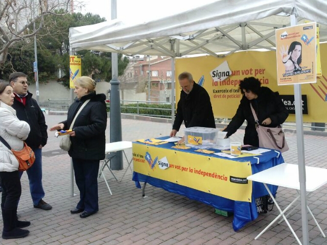 Campanya de recollida de vots a Montbui