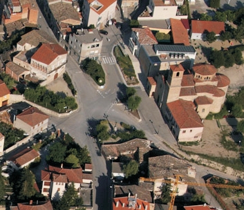 Fotografia aèria del centre històric d'Òdena