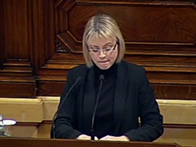 Maria Senserrich durant una intervenció al parlament