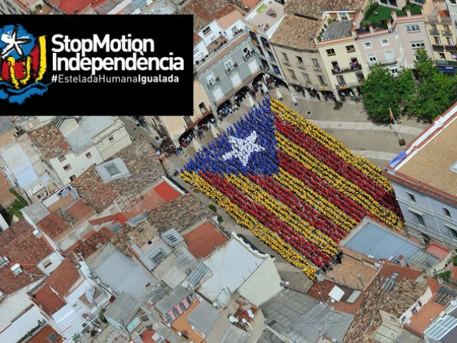 Fotografia aèria de l'Estelada Humana. Autor: Solé-Carbonell