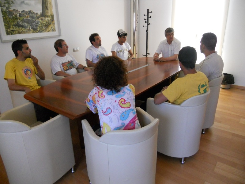 L'alcalde Guisado va donar la benvinguda als peons