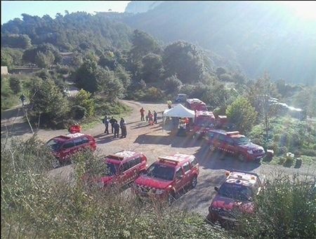 Camp base instal·lat a Can Maçana (Foto: Quim Sitjà)