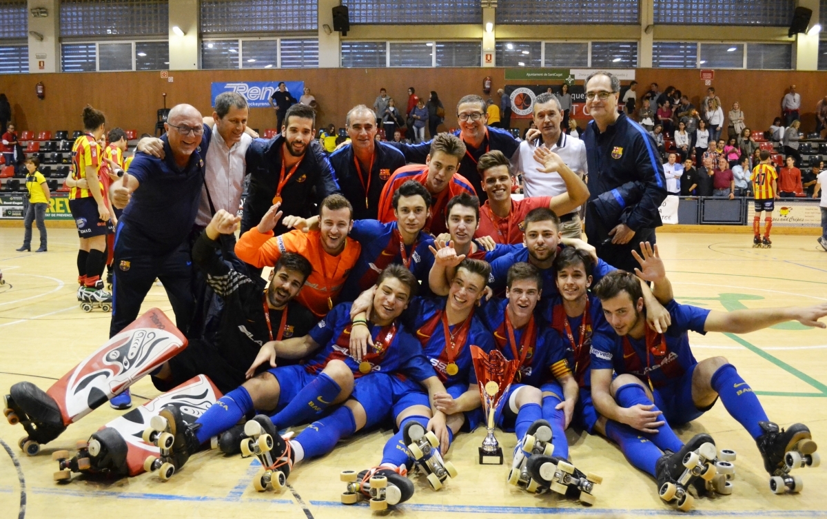 La fotografia dels campions, amb Manel Román a la pinya