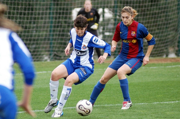 La Marta encara no té cap foto amb la samarreta blaugrana, el seu nou club