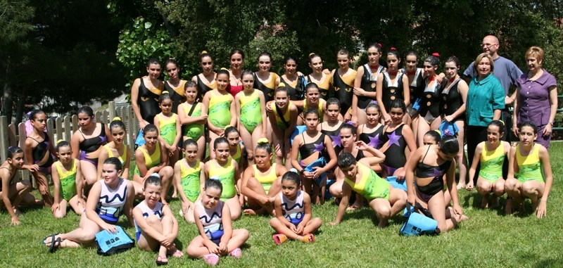 Imatge de grup del curs de natació sincronitzada