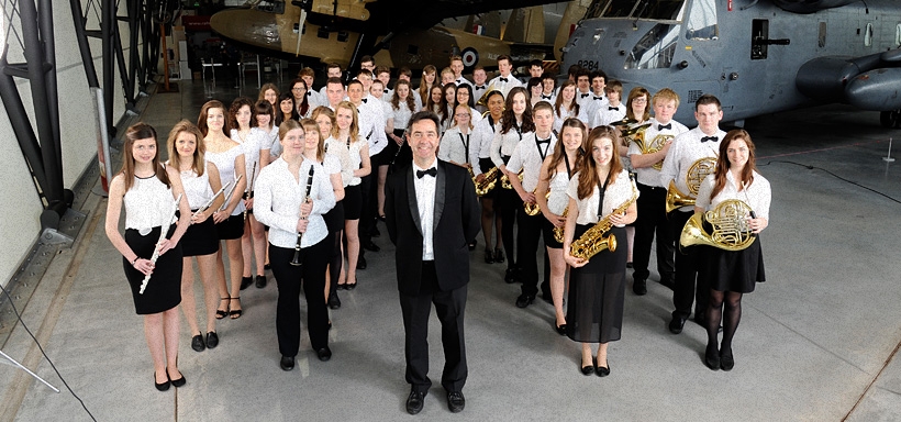 La Youth Wind Orchestra, amb el director Ian Brailsford