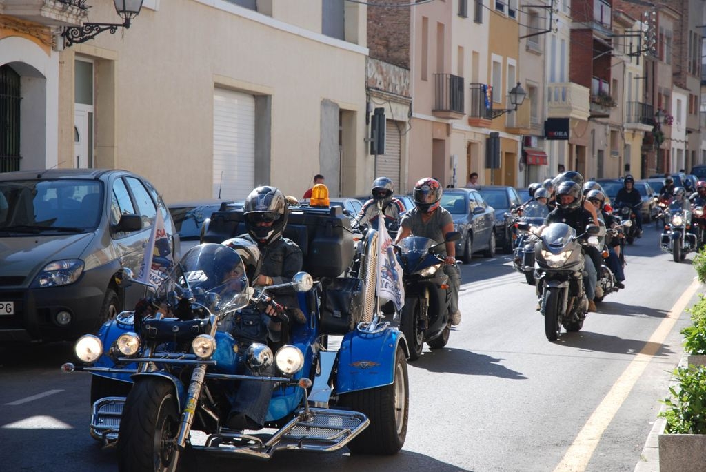 Les motos van passejar pels diferents carrers de Masquefa