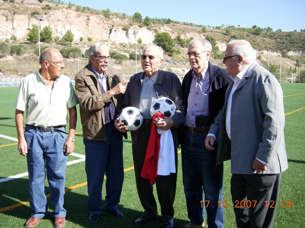 'El Vinyes', al centre de la imatge