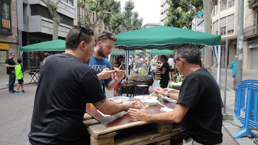 Un grup prova l'oferta d'Anoia del Camp a la Taula