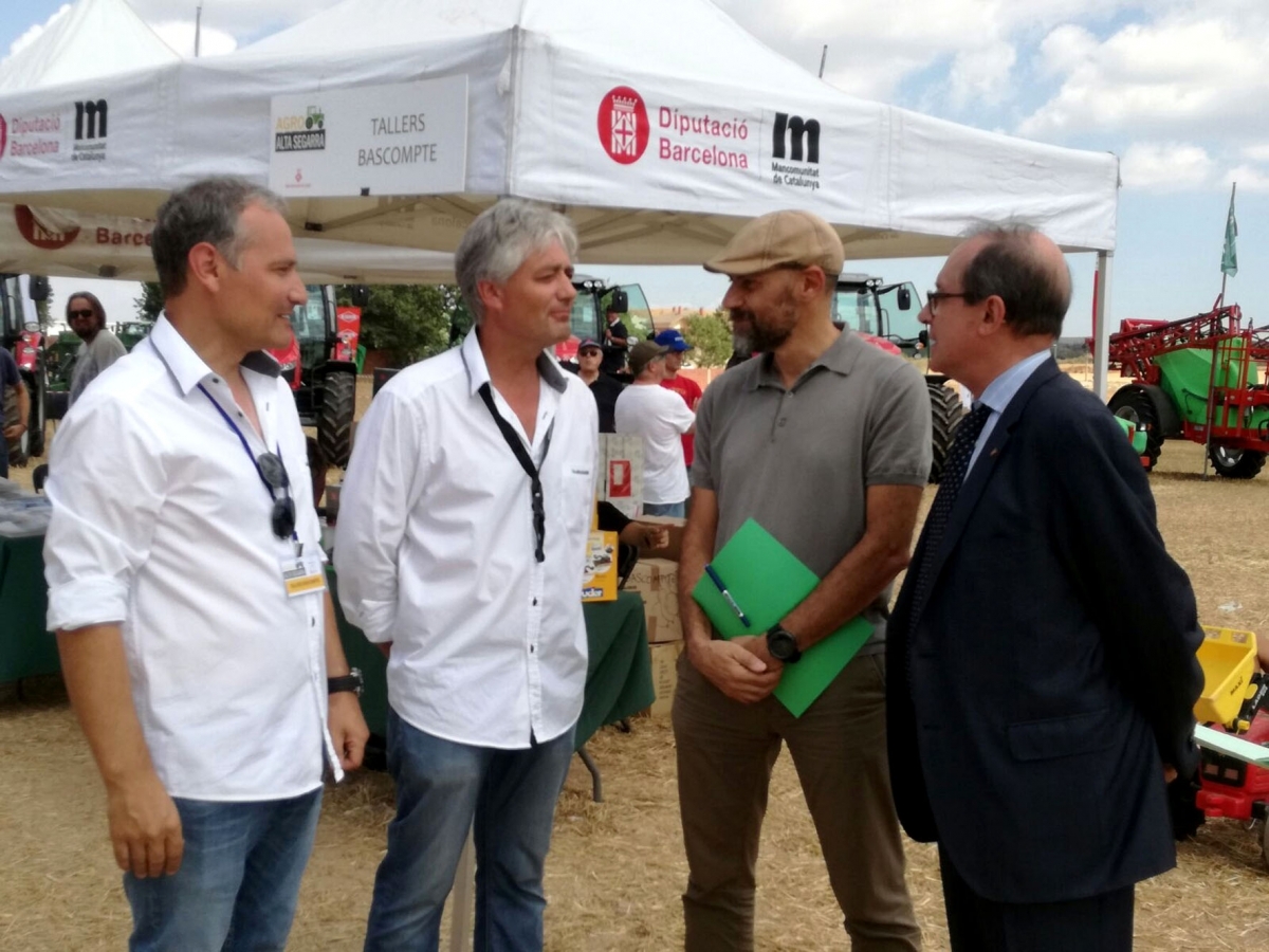 L'alcalde Jordi Badia, segon a la dreta, en una de les jornades